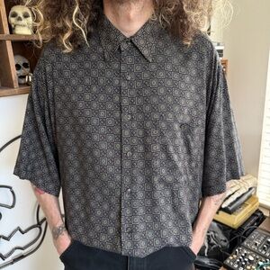 Vintage 80s Geometric Rayon Short Sleeve Button Down Shirt ~ Size XL